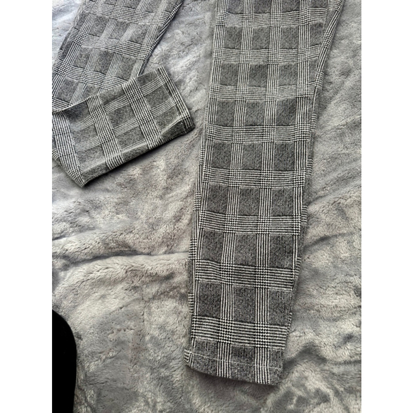 Amazon Essentials XS Short Pull On Work Pants with Real Belt Loop and Pockets - Picture 2 of 8